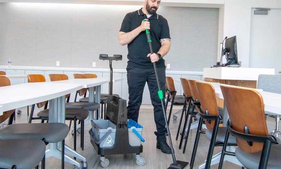 mopping cleaning Unger mop at northern star commercial cleaning